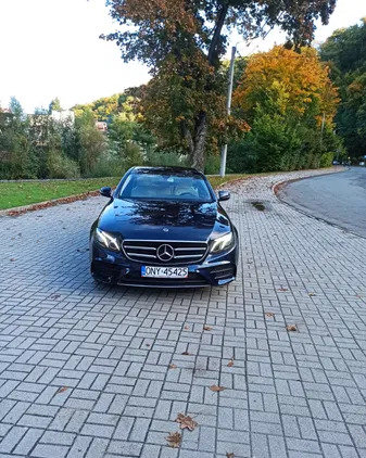 opolskie Mercedes-Benz Klasa E cena 110000 przebieg: 68000, rok produkcji 2017 z Głuchołazy